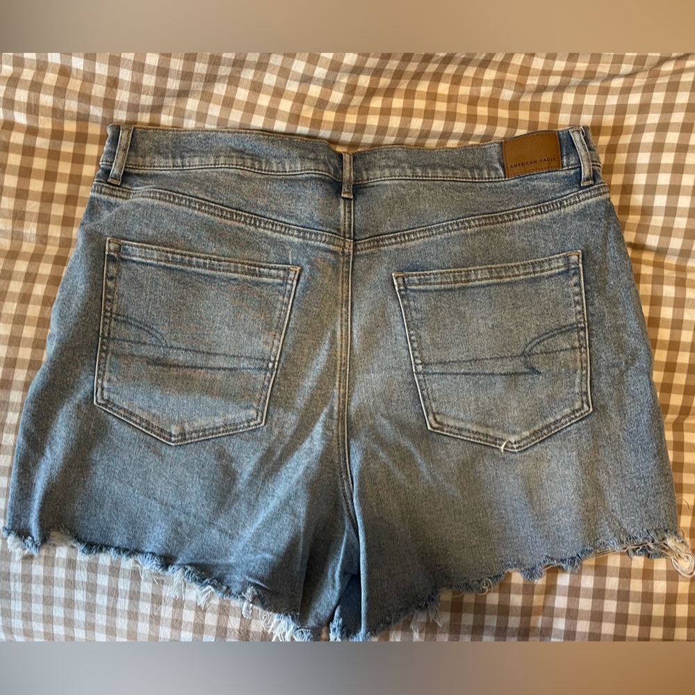 American Eagle Outfitters Size 18 Light Wash Denim Shorts - Picture 2 of 4